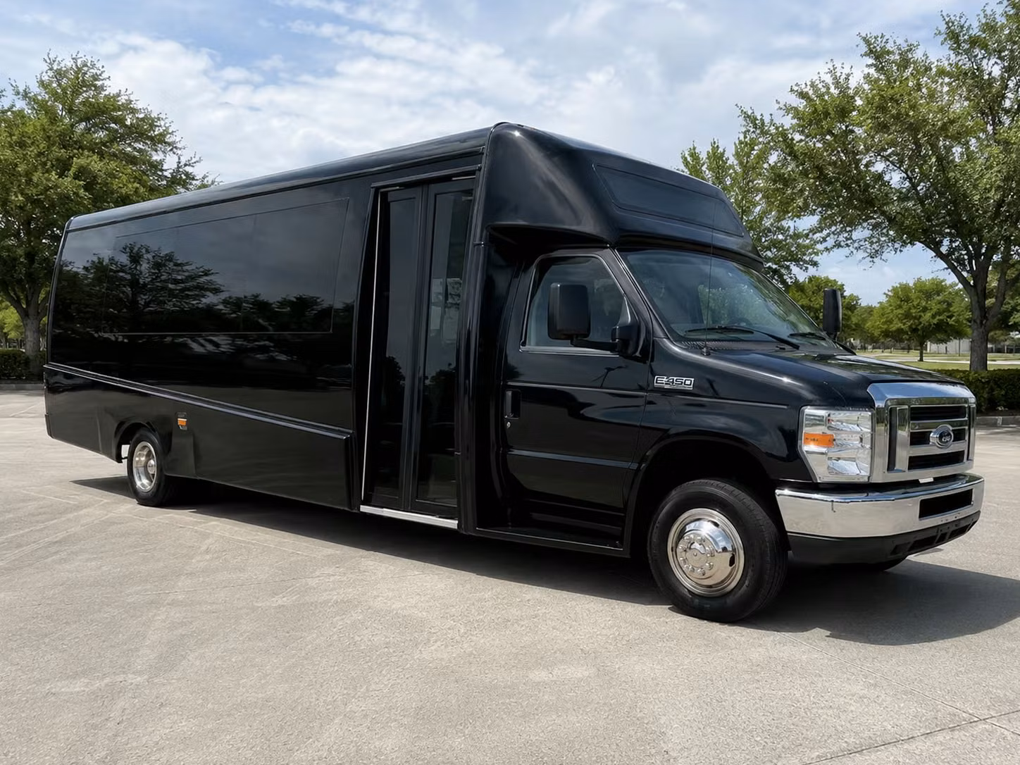 ontario 15 passenger minibus rental