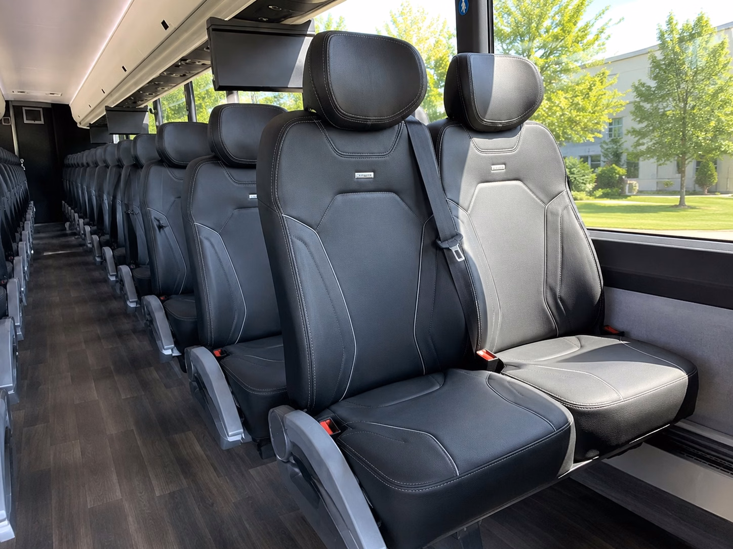 ontario wedding shuttle services transportation
